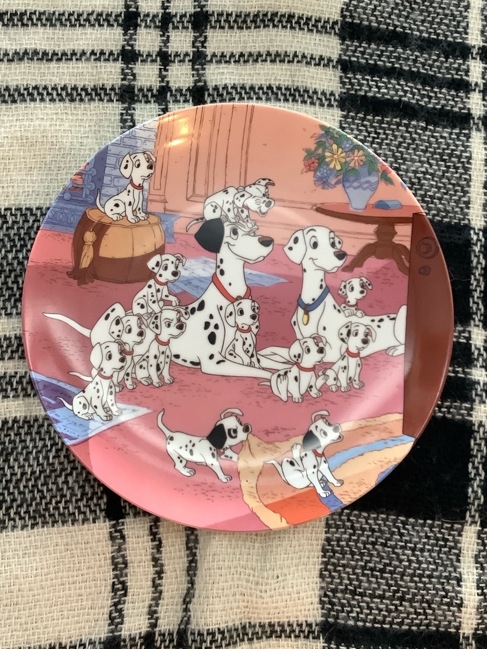 Watch Dogs 101 Dalmatians Disney Collector's Plate